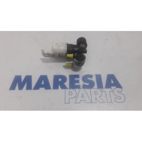 Peugeot - 307 - Windscreen washer pump
