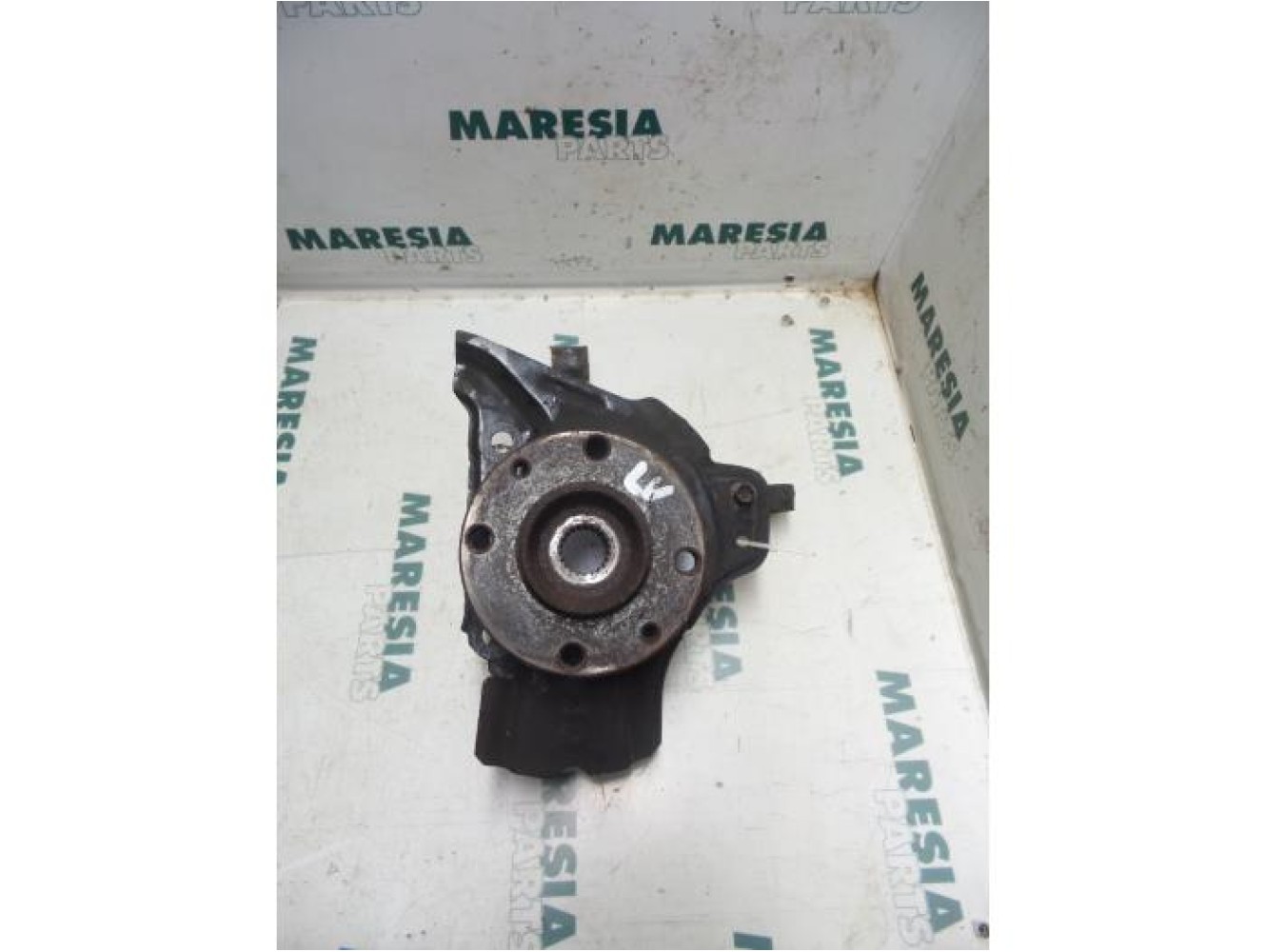 Lancia - Y(Psilon) - Achsschenkel links vorne