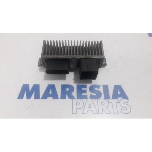 Renault - Trafic - Glow plug relay