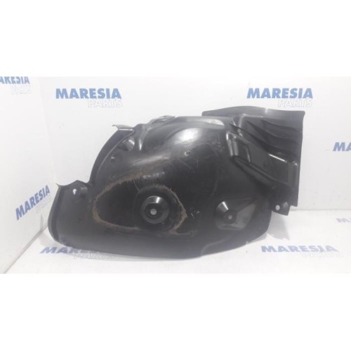 Renault - Megane - Wheel arch liner