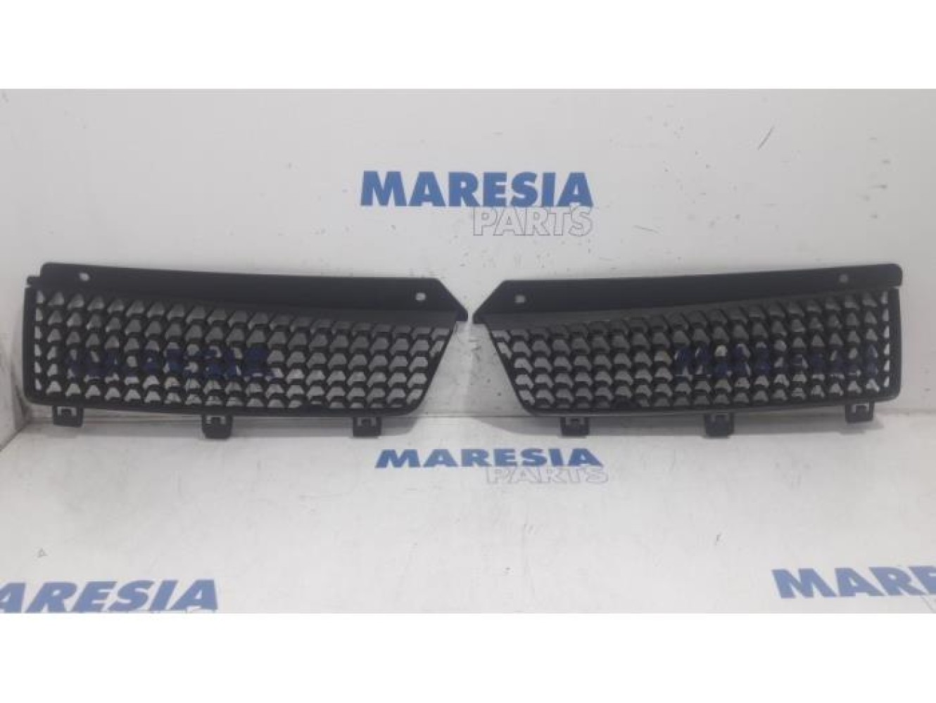 Renault - Master - Grill