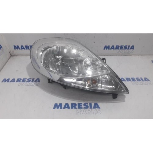 Renault - Trafic - Phare droit