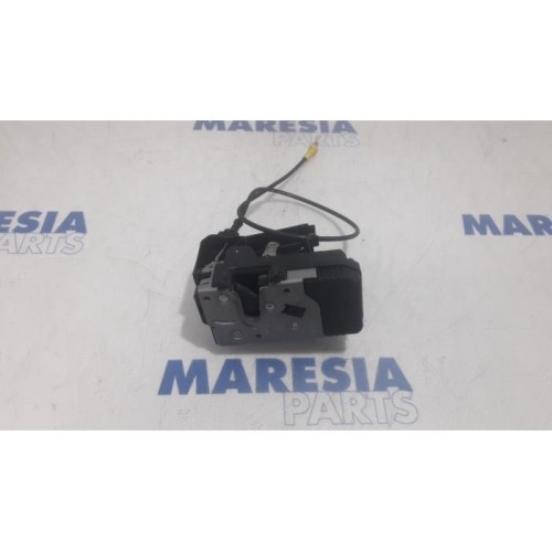 Renault - Trafic - Door lock mechanism 2-door, right