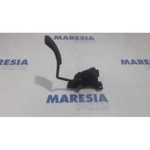 Renault - Trafic - Gaspedaalpositie Sensor