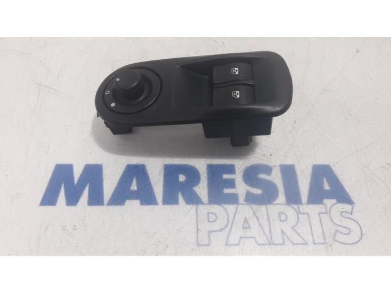 Renault - Trafic - Multi-functional window switch