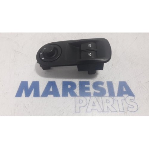 Renault - Trafic - Multi-functional window switch