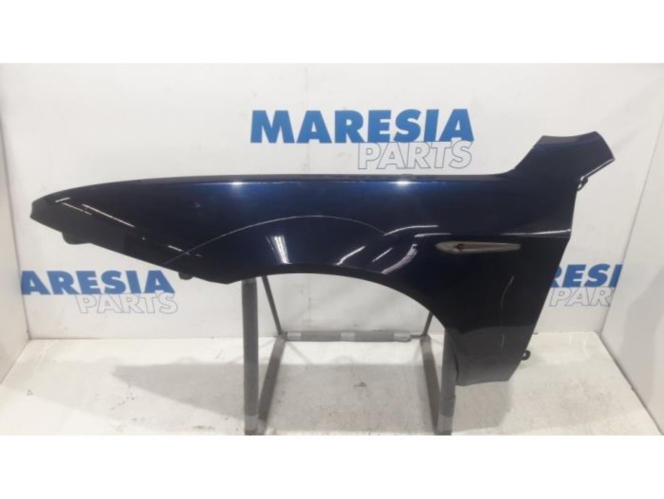 Alfa Romeo - 159 - Front wing, left