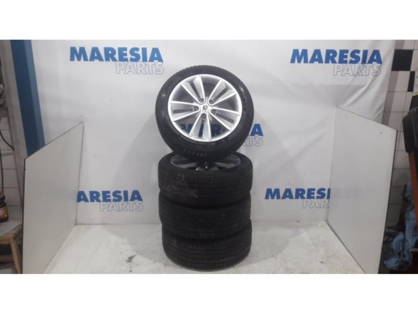 Renault - Megane - Sportvelgenset + banden