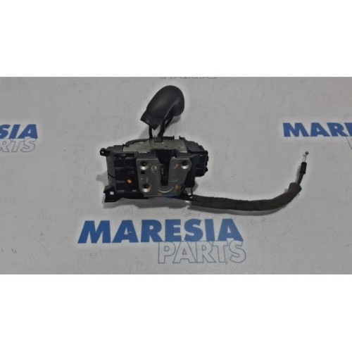 Renault - Megane - Front door lock mechanism 4-door, right