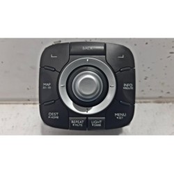 Renault - Megane - Navigation control panel