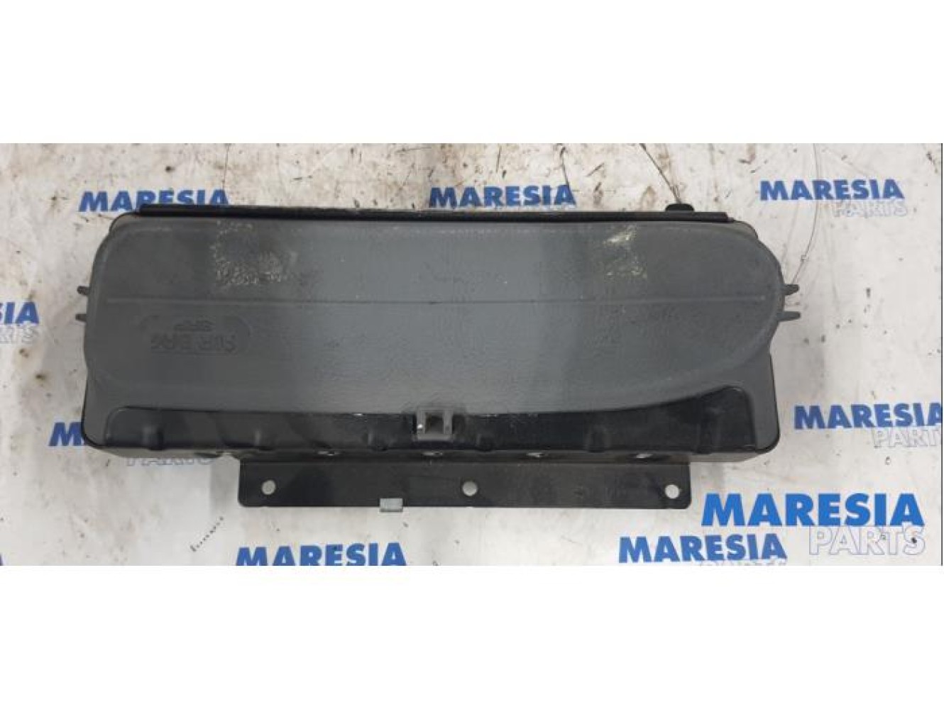 Renault - Megane - Right airbag (dashboard)