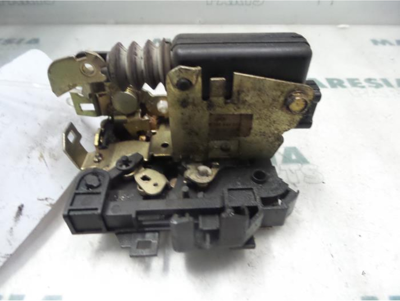 Renault - Megane - Front door lock mechanism 4-door, right