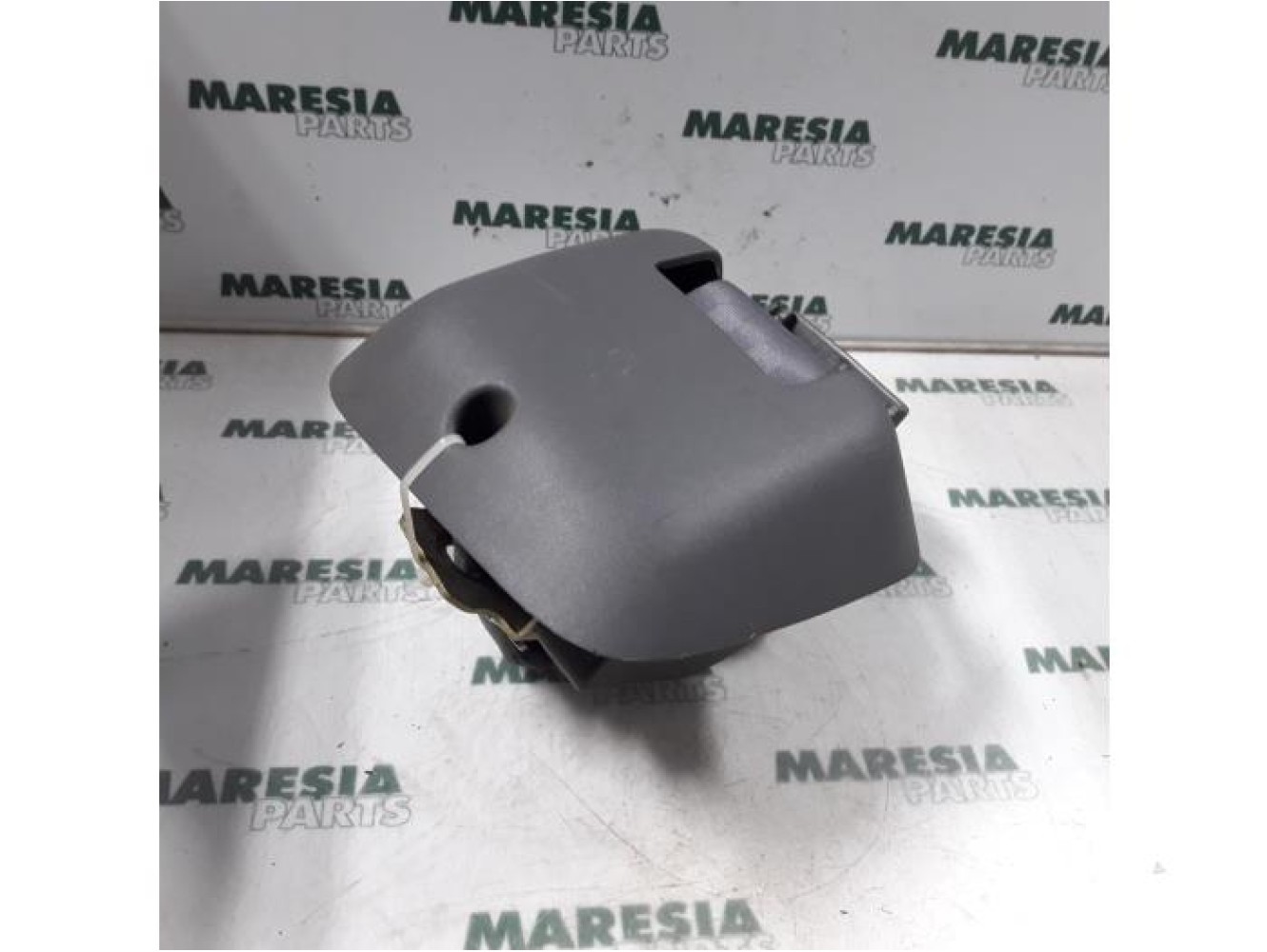 Renault - Megane - Rear seatbelt, centre
