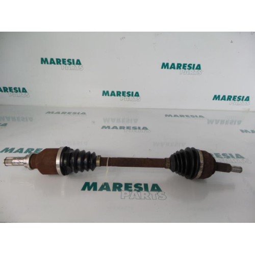 Renault - Megane Scenic - Front drive shaft, left