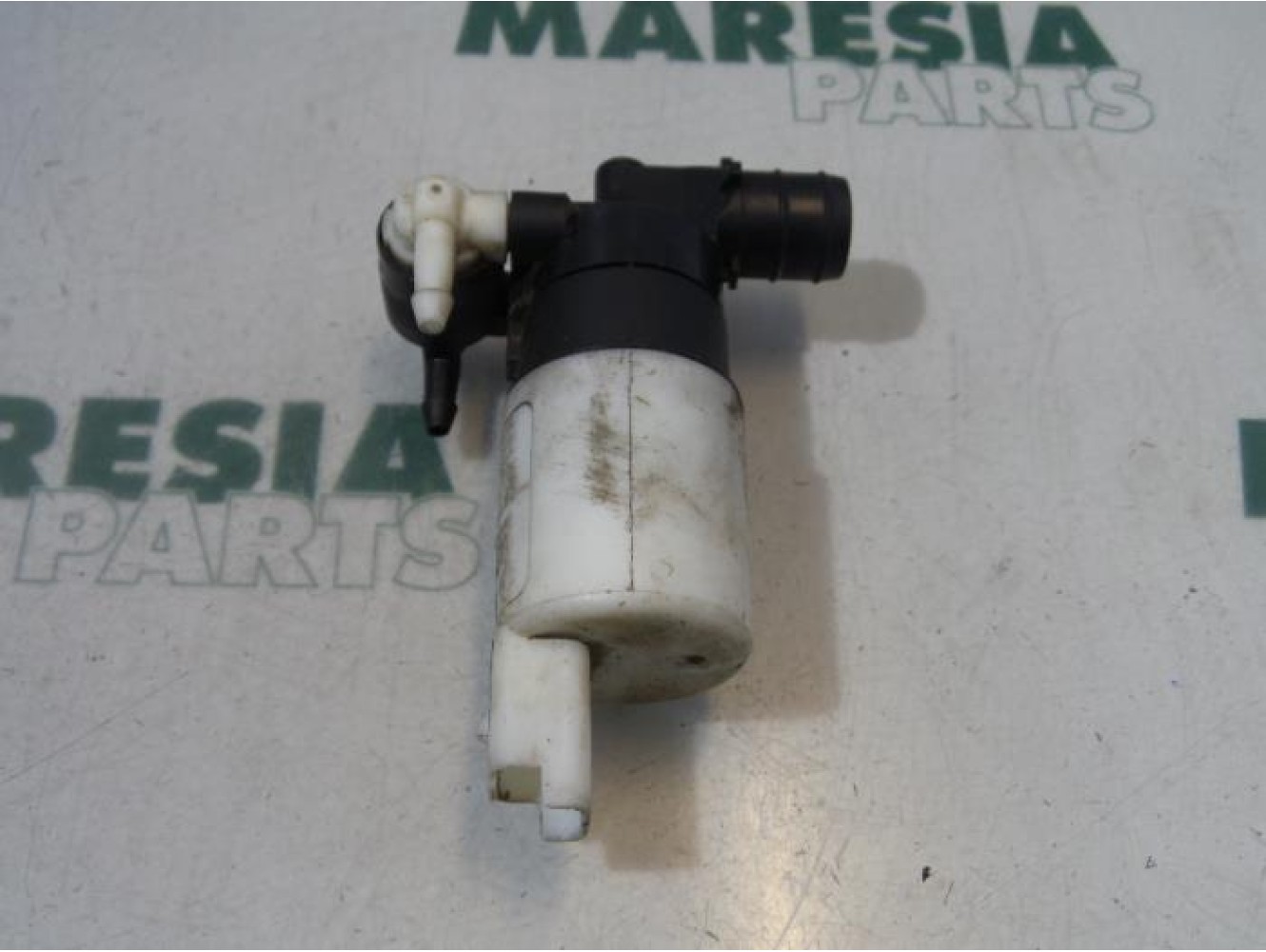 Citroen - C4 - Scheibensprüherpumpe vorne