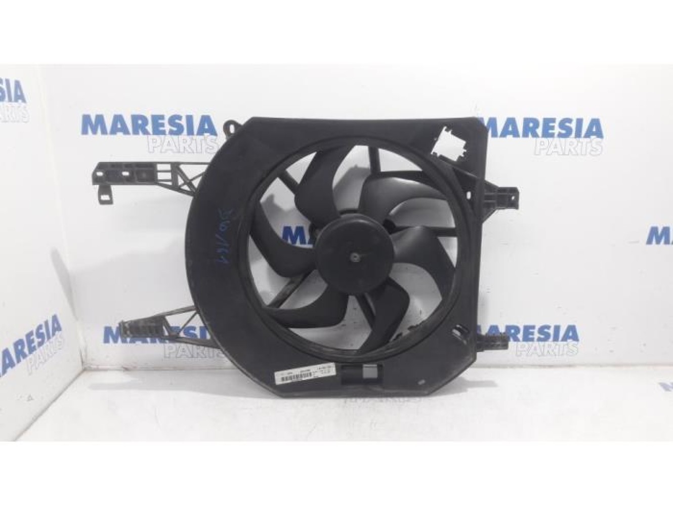 Renault - Trafic - Fan motor