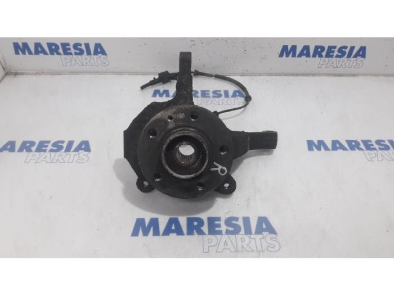 Renault - Trafic - Knuckle, front right