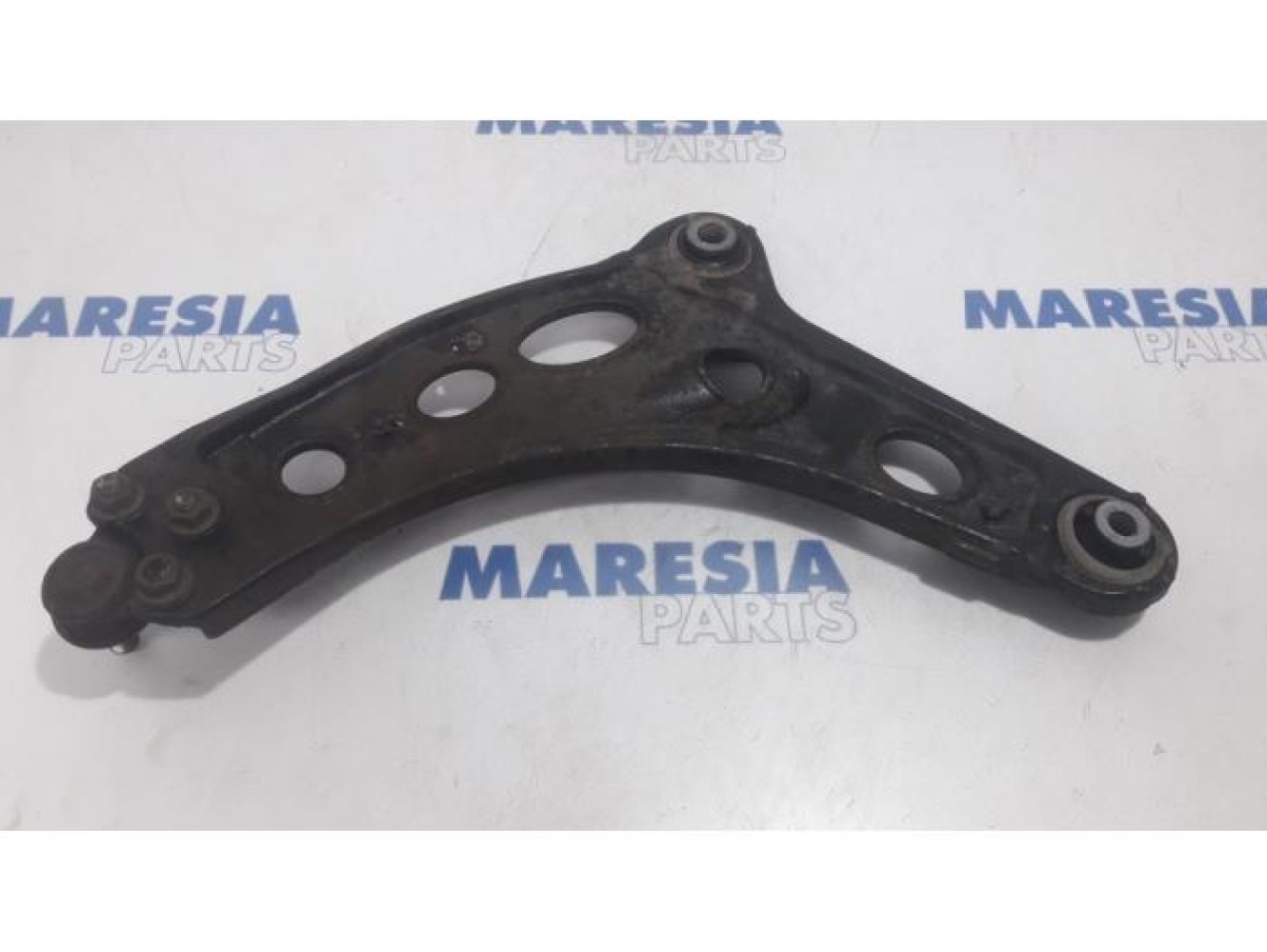 Renault - Trafic - Front lower wishbone, right