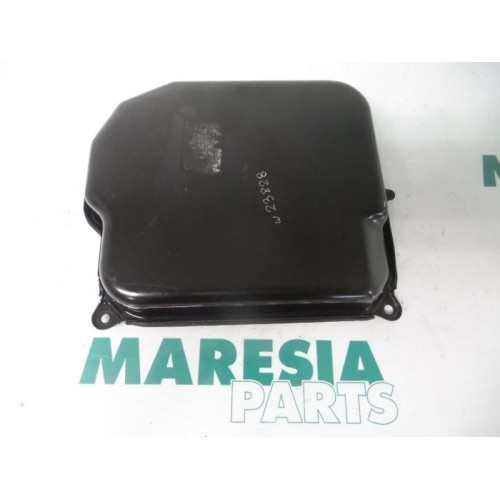 Renault - Megane - Gearbox cover