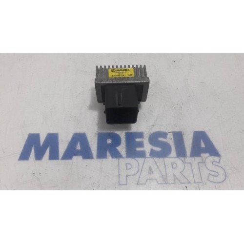 Renault - Trafic - Glow plug relay
