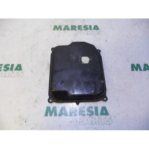 Renault - Megane Scenic - Gearbox cover