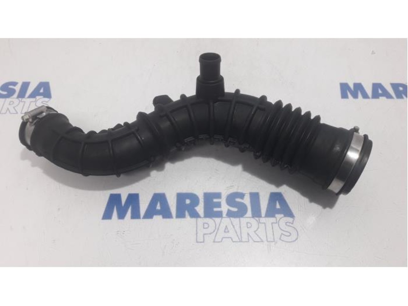 Renault - Clio - Air intake hose
