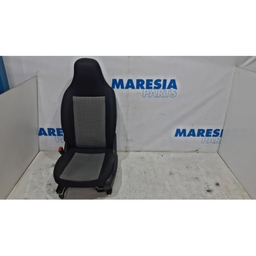 Renault - Twingo - Seat, left