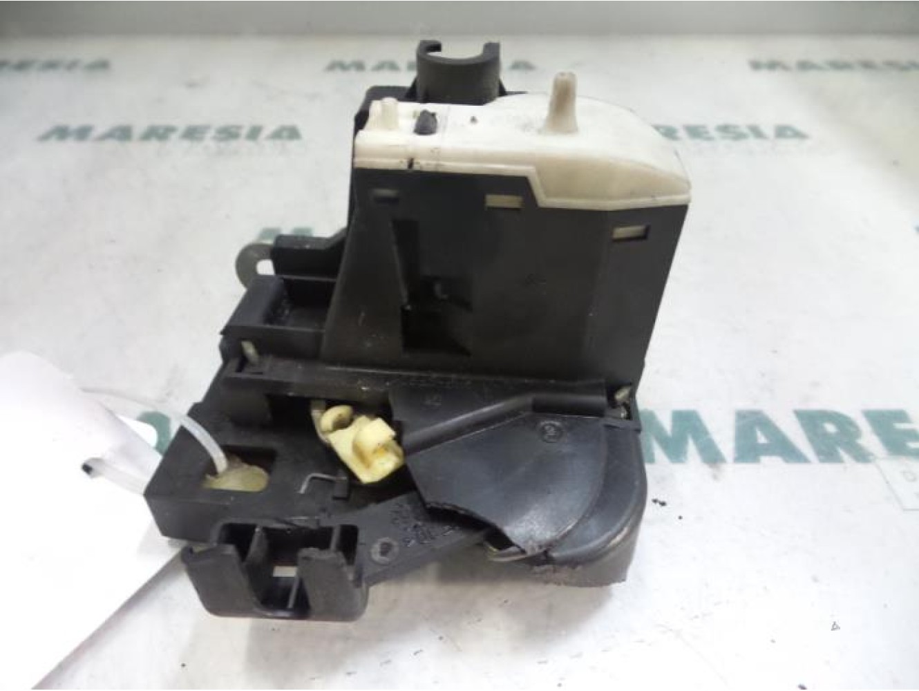 Renault - Clio - Door lock mechanism 2-door, left