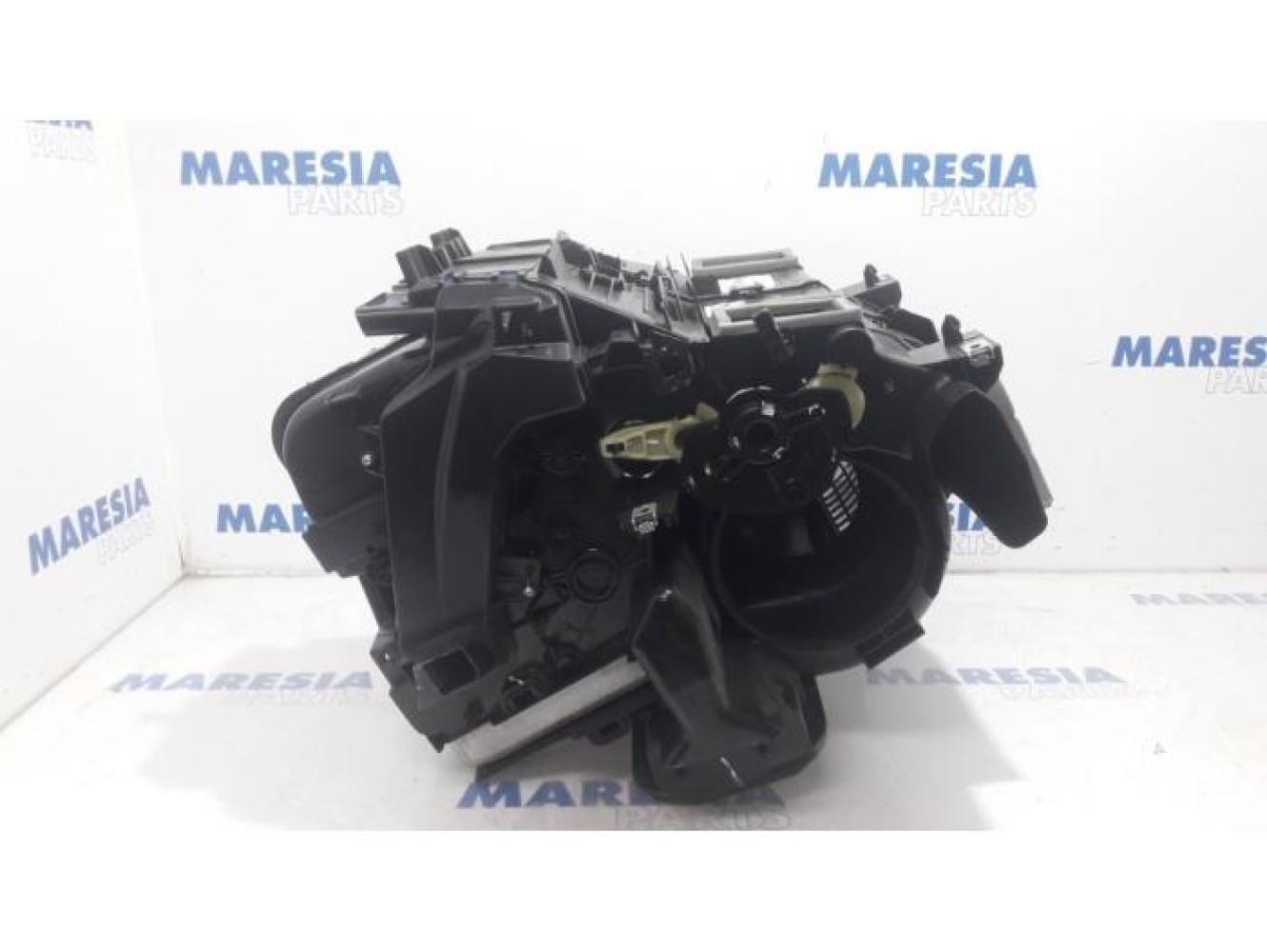 Renault - Clio - Heater housing