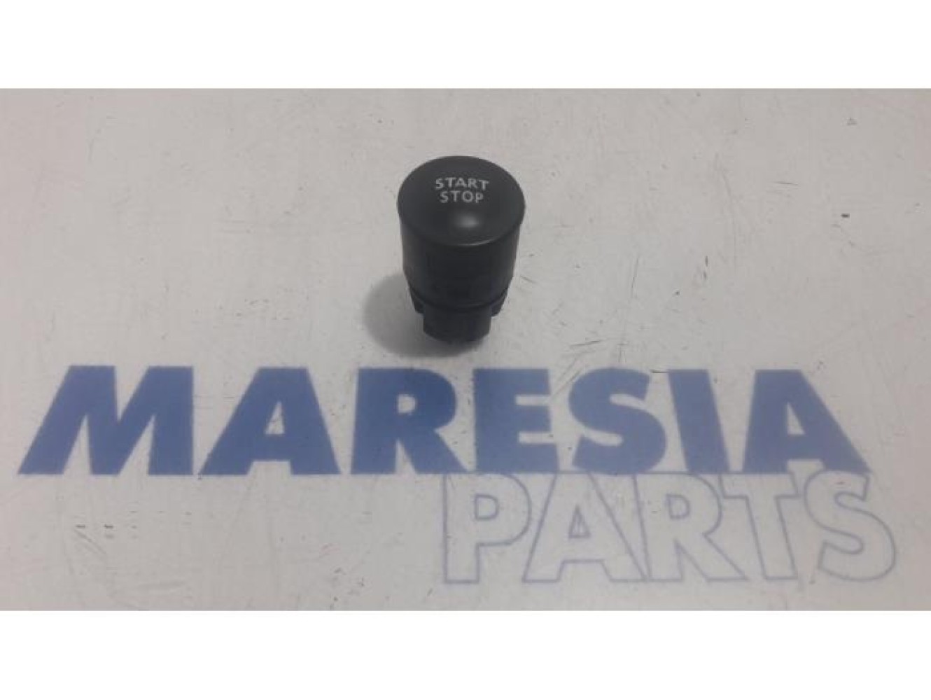 Renault - Clio - Start/stop switch