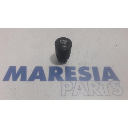 Renault - Clio - Start/stop switch