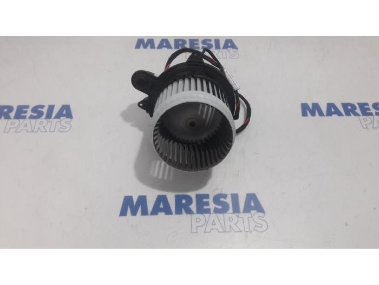 Renault - Clio - Heating and ventilation fan motor