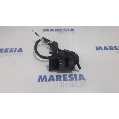 Renault - Clio - Rear door mechanism 4-door, right