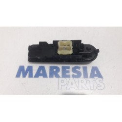Renault - Clio - Multi-functional window switch