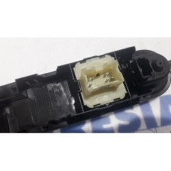 Renault - Clio - Multi-functional window switch