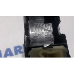Renault - Clio - Multi-functional window switch
