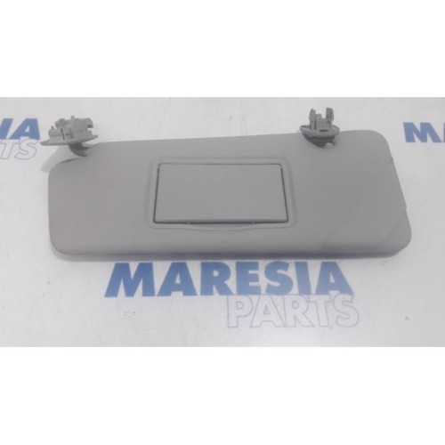 Renault - Clio - Sun visor