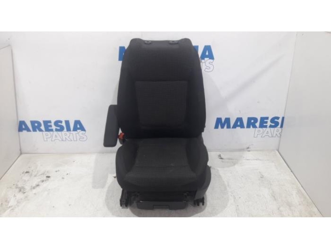 Peugeot - 5008 - Sitz links