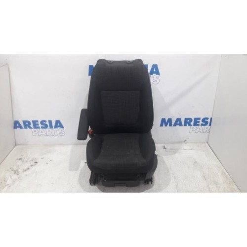 Peugeot - 5008 - Sitz links