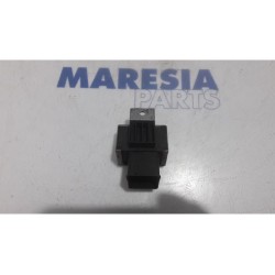 Renault - Clio - Glow plug relay