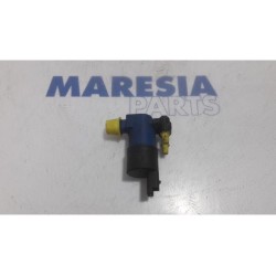 Renault - Clio - Windscreen washer pump