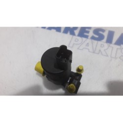 Renault - Clio - Windscreen washer pump