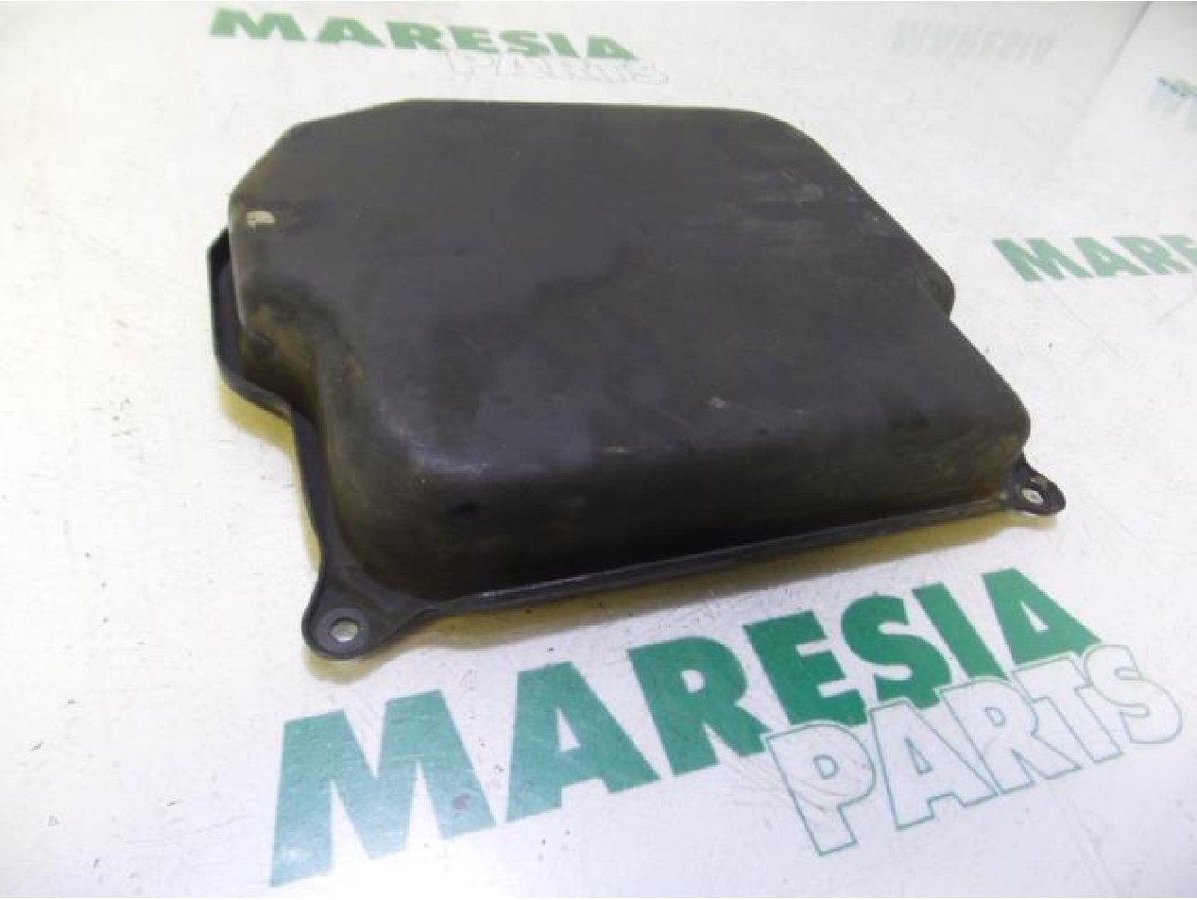 Renault - Megane - Gearbox cover