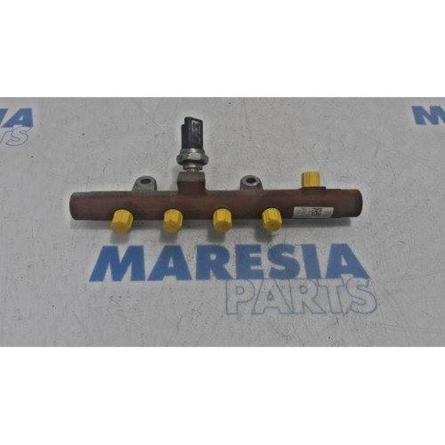Renault - Scenic - Fuel injector nozzle