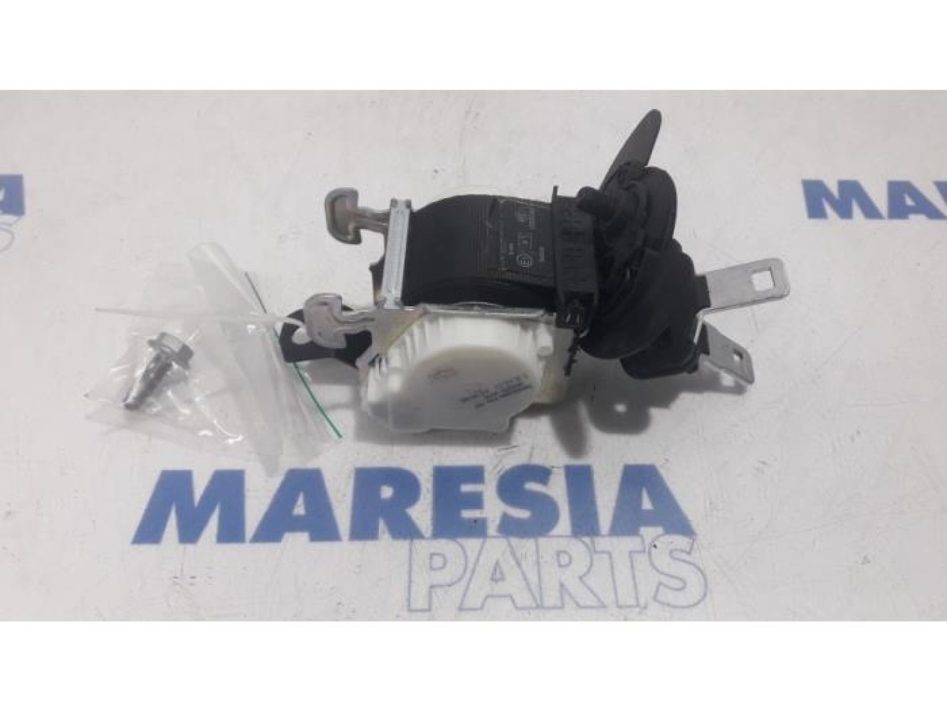 Peugeot - 5008 - Rear seatbelt, centre
