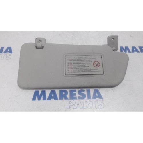 Peugeot - 5008 - Sun visor