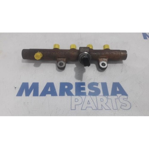 Renault - Scenic - Fuel injector nozzle