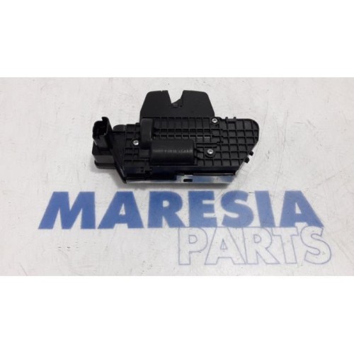 Peugeot - 3008 - Tailgate lock mechanism