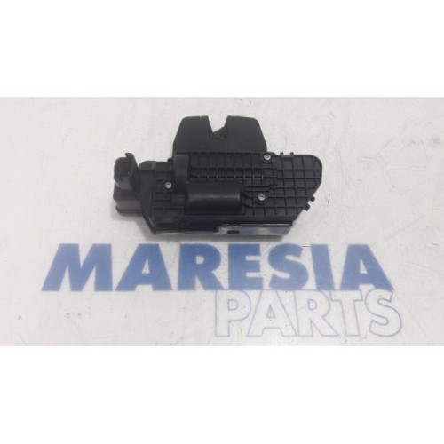 Peugeot - 3008 - Tailgate lock mechanism