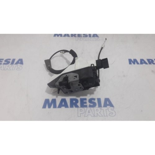 Peugeot - 3008 - Door lock mechanism 4-door, front left